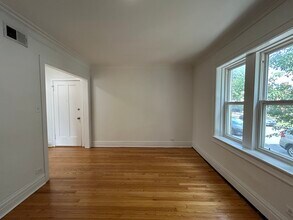3018 N Karlov Ave, Unit 1 in Chicago, IL - Foto de edificio - Building Photo