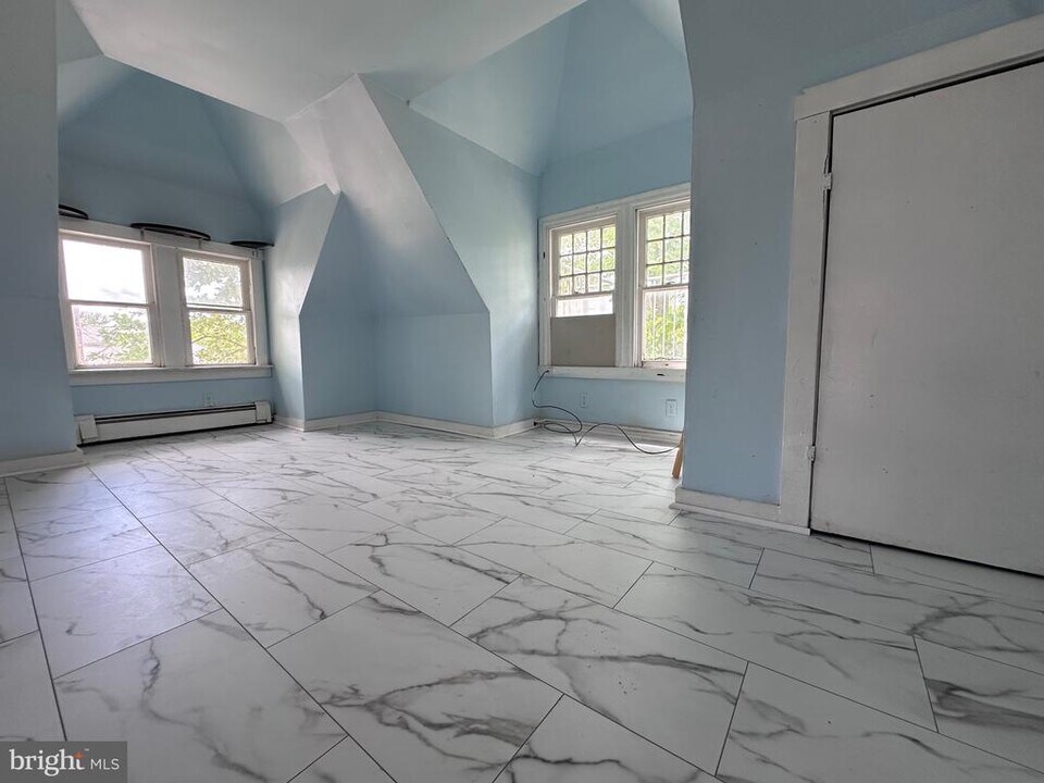 110 S Broad St in Penns Grove, NJ - Building Photo