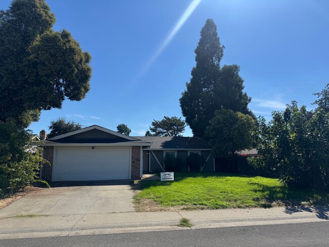 9044 Caldera Way in Sacramento, CA - Building Photo - Building Photo