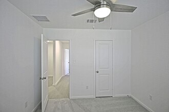 3837 Low Tide in Seguin, TX - Building Photo - Building Photo