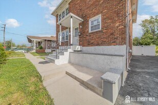 54 Bergen St in Carteret, NJ - Building Photo