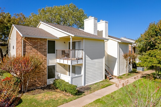 Highlands of Duncanville in Duncanville, TX - Building Photo - Building Photo