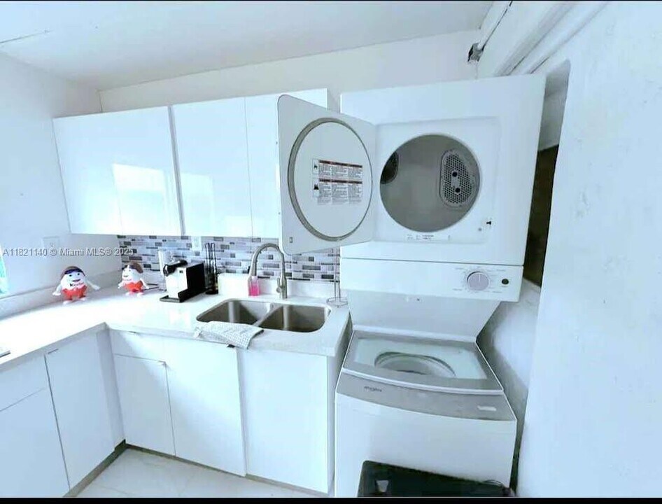 14660 SW 151st Terrace in Miami, FL - Building Photo