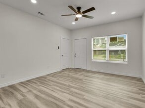 3526 Elsie Faye Heggins St in Dallas, TX - Building Photo - Building Photo
