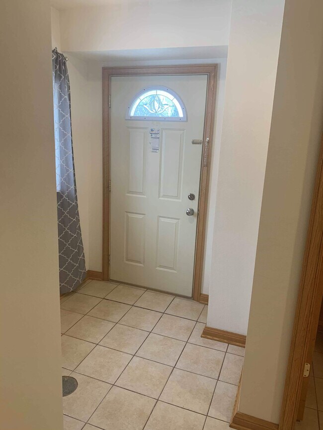 2024 Green Tree Rd Apartments and Nearby West Bend Apartments For Rent