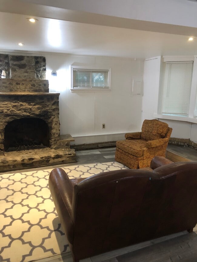 704 Bethel Ave, Unit 1st floor in Upper Chichester, PA - Building Photo - Building Photo