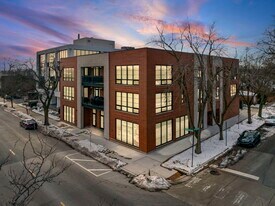 6246 N Pulaski Rd in Chicago, IL - Building Photo