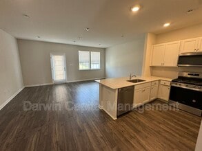 316 Mazzeo Dr in Glassboro, NJ - Building Photo - Building Photo