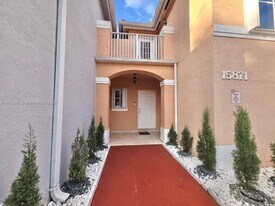 15871 SW 86th Terrace in Miami, FL - Building Photo