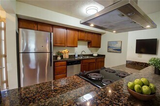 350 Atalin St, Unit 7B in Mandeville, LA - Building Photo - Building Photo