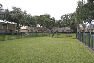 Serenity Lane in Clearwater, FL - Building Photo - Building Photo