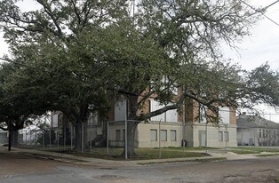 800 N Rendon St in New Orleans, LA - Building Photo