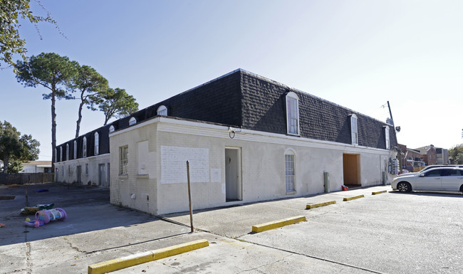 Southlake Apartment in Metairie, LA - Building Photo - Building Photo