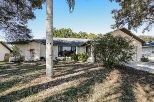 2126 SW 14th Ave in Cape Coral, FL - Building Photo