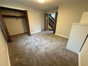 1009 Stanford Dr in Waunakee, WI - Building Photo - Building Photo