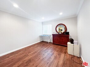 18645 Hatteras St in Los Angeles, CA - Building Photo - Building Photo