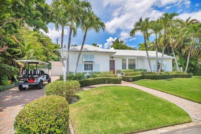 255 Colonial Ln in Palm Beach, FL - Building Photo - Building Photo