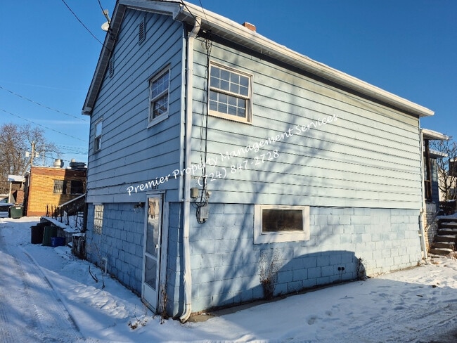 451 Maplewood Ave in Ambridge, PA - Building Photo - Building Photo