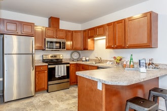 Eastland Court Senior Apartments in Independence, MO - Building Photo - Interior Photo