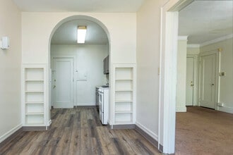 502 University Apartments in Syracuse, NY - Foto de edificio - Interior Photo