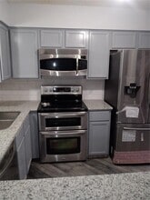 3411 S Briar Knoll Dr in Houston, TX - Foto de edificio - Building Photo