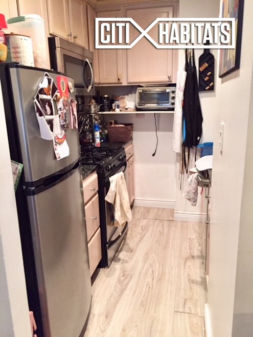 32 W 40th St-Unit -5B in New York, NY - Building Photo - Building Photo