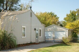 2749 N Poplar St in Wichita, KS - Building Photo - Building Photo