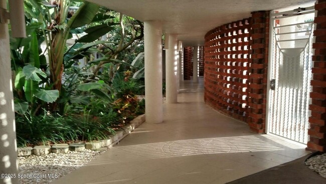 2225 Jimmy Buffett Mem Hwy in Indian Harbour Beach, FL - Building Photo - Building Photo