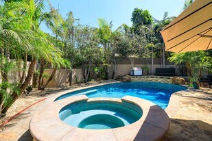 1554 Mathews Ave in Manhattan Beach, CA - Building Photo