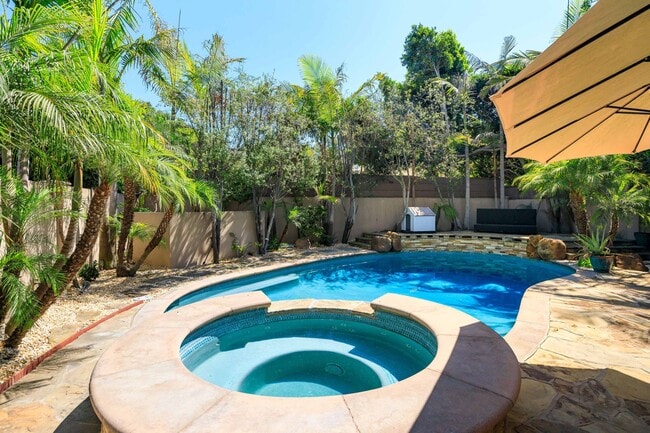 property at 1554 Mathews Ave