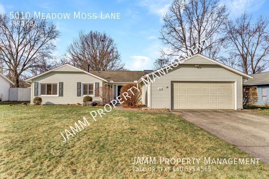 5010 Meadow Moss Ln in North Ridgeville, OH - Foto de edificio