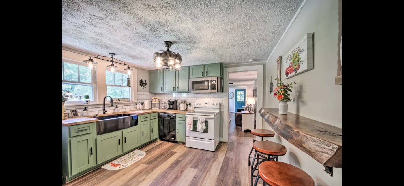 253 Bradley St in Waynesville, NC - Building Photo
