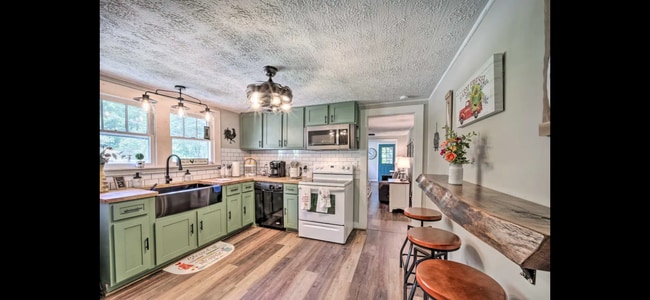 property at 253 Bradley St
