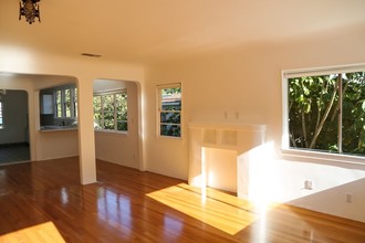 3729-3731 Tracy St in Los Angeles, CA - Building Photo - Interior Photo