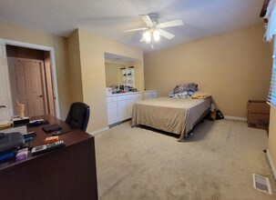 1605 Lyndhurst Dr in Savoy, IL - Building Photo - Building Photo