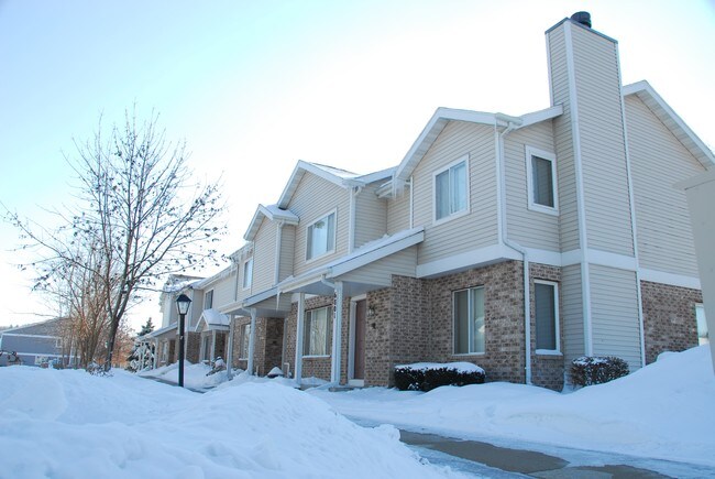 Westchester Townhomes in Madison, WI - Foto de edificio - Building Photo
