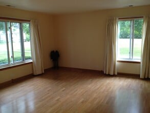 1362 Cove Dr in Prospect Heights, IL - Building Photo - Building Photo