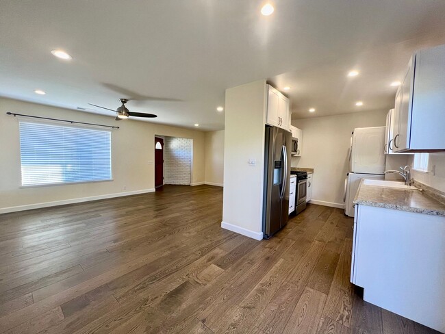 304 Rosario Dr in Santa Barbara, CA - Building Photo - Building Photo