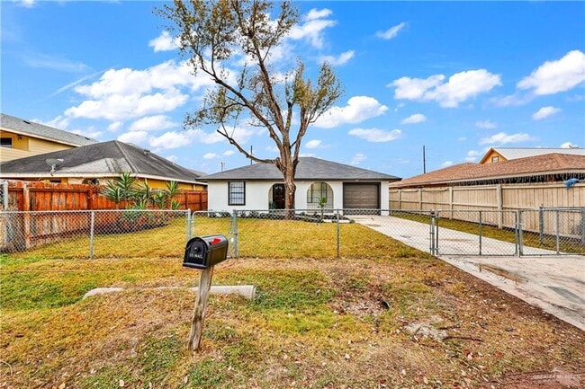 1005 Alejandra St in Mission, TX - Foto de edificio - Building Photo