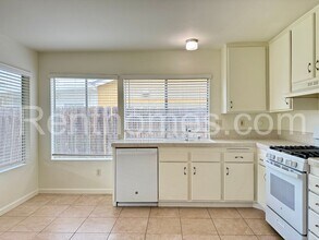 8575 Keystone Ct in San Diego, CA - Foto de edificio - Building Photo