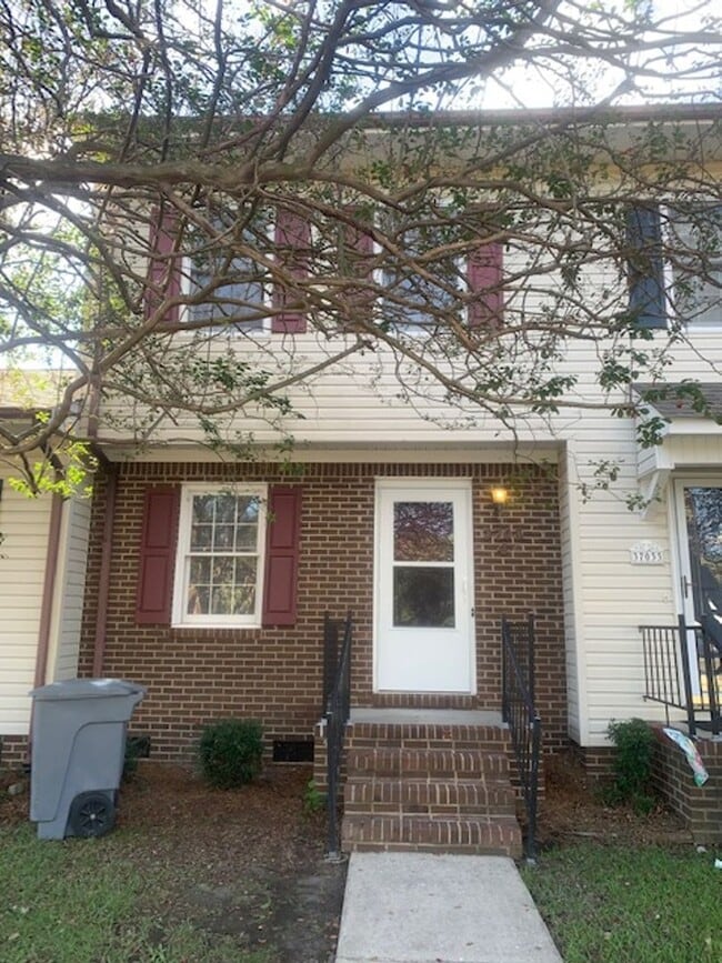 property at 3703 Cliffridge Dr