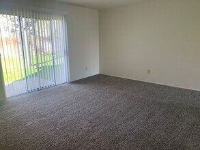 5913 Akers Rd in Bakersfield, CA - Building Photo - Building Photo