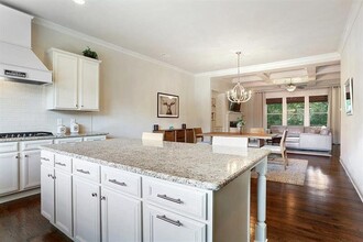 2542 Skyland Dr NE in Atlanta, GA - Building Photo - Building Photo