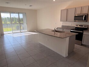 17534 Crescent Moon Lp in Bradenton, FL - Building Photo - Building Photo