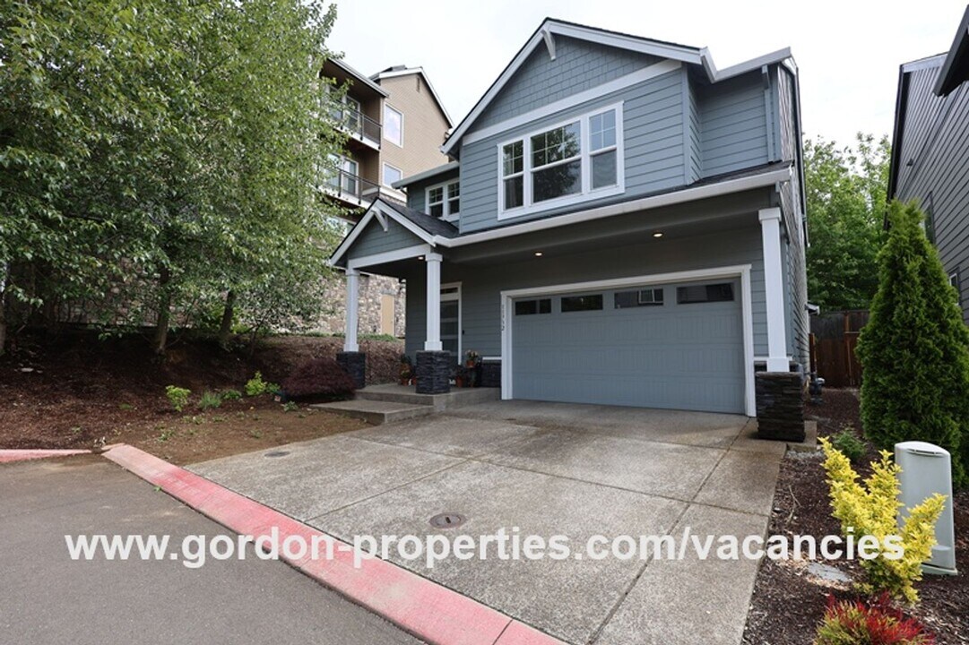 11732 SE Golden Eagle Ln in Happy Valley, OR - Building Photo