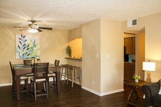 Turtle Lake in Panama City, FL - Foto de edificio - Building Photo