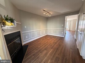 8702 Village Green Ct in Alexandria, VA - Building Photo