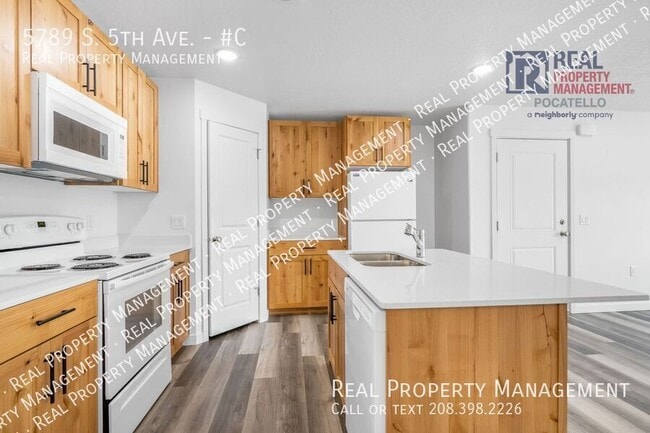 5789 S 5th Ave in Pocatello, ID - Building Photo - Building Photo