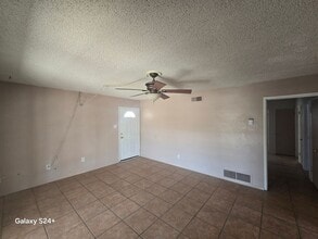 6187 Bagley Ave in Twentynine Palms, CA - Building Photo - Building Photo
