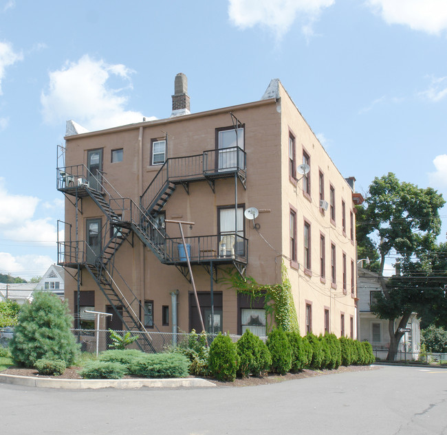 19 Center Ave in Plymouth, PA - Building Photo - Building Photo